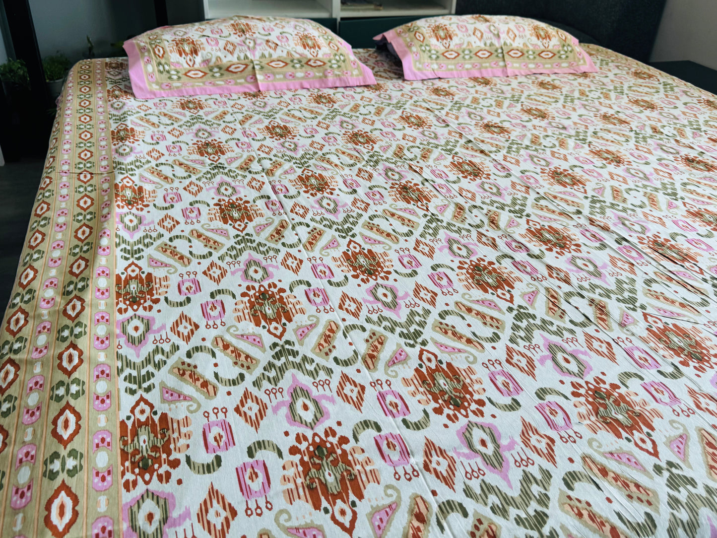 Aayamora Hand-Block Printed Cotton Bedsheet - Pattern 19