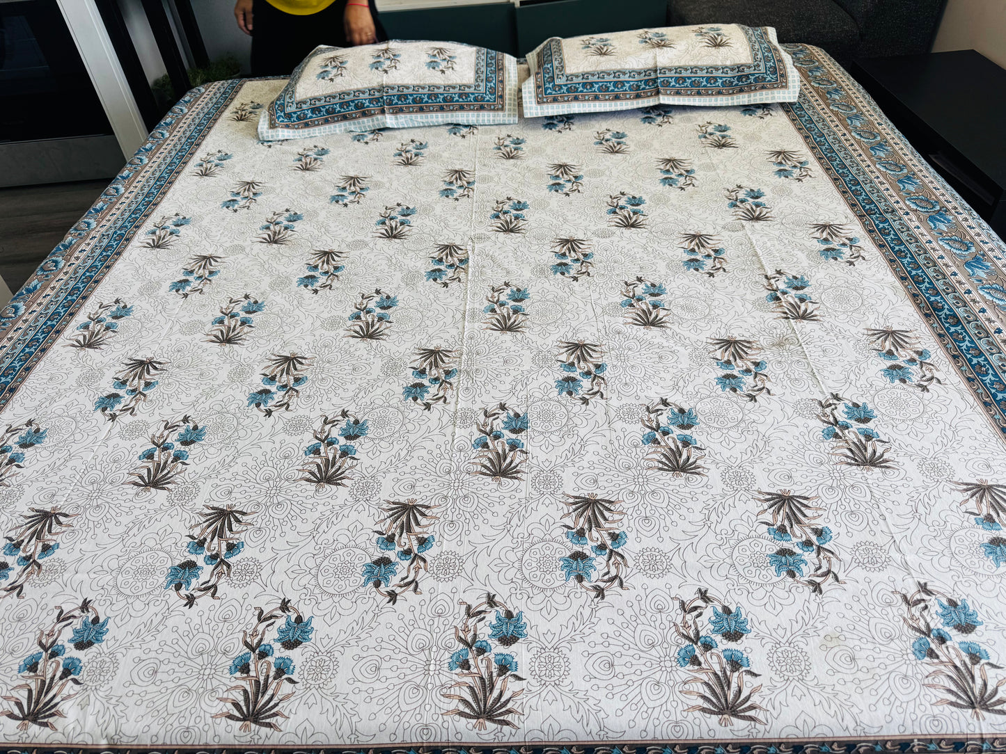 Hand-Block Printed Cotton Queen Bedsheet – Blue Floral Spray | Aayamora