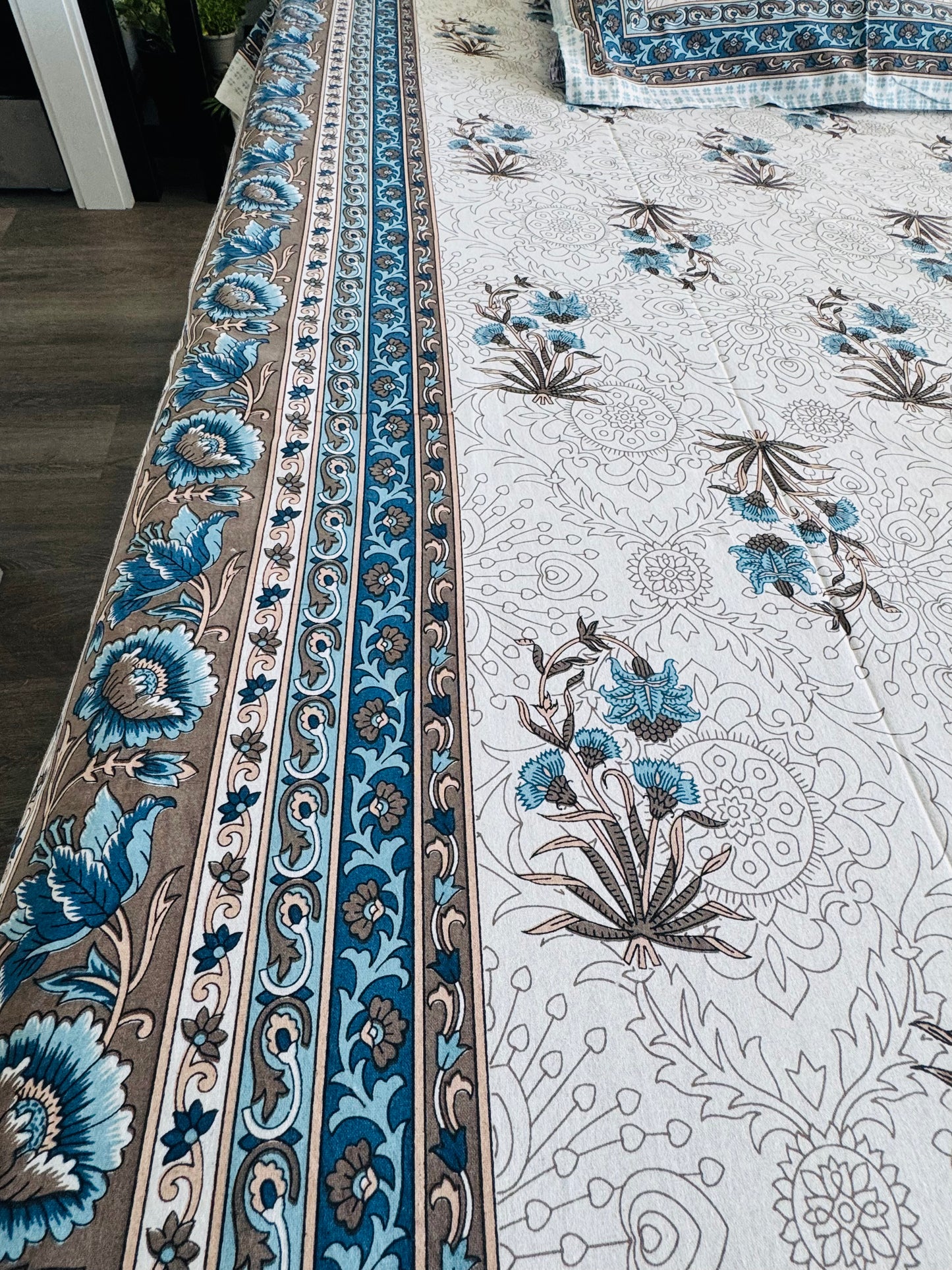 Hand-Block Printed Cotton Queen Bedsheet – Blue Floral Spray | Aayamora