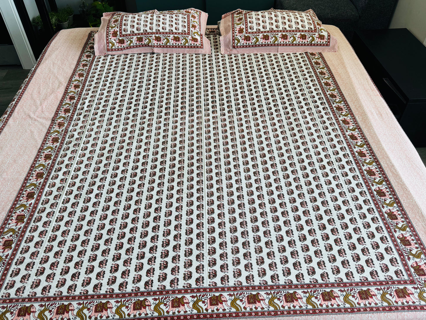 Hand-Block Printed Cotton Queen Bedsheet – Pink Elephant Booti | Aayamora