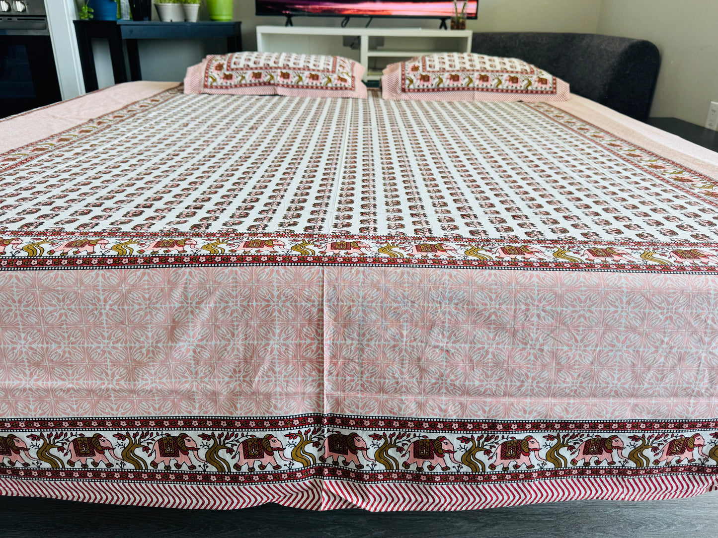 Hand-Block Printed Cotton Queen Bedsheet – Pink Elephant Booti | Aayamora