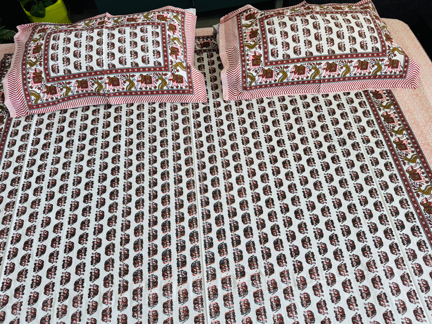 Hand-Block Printed Cotton Queen Bedsheet – Pink Elephant Booti | Aayamora