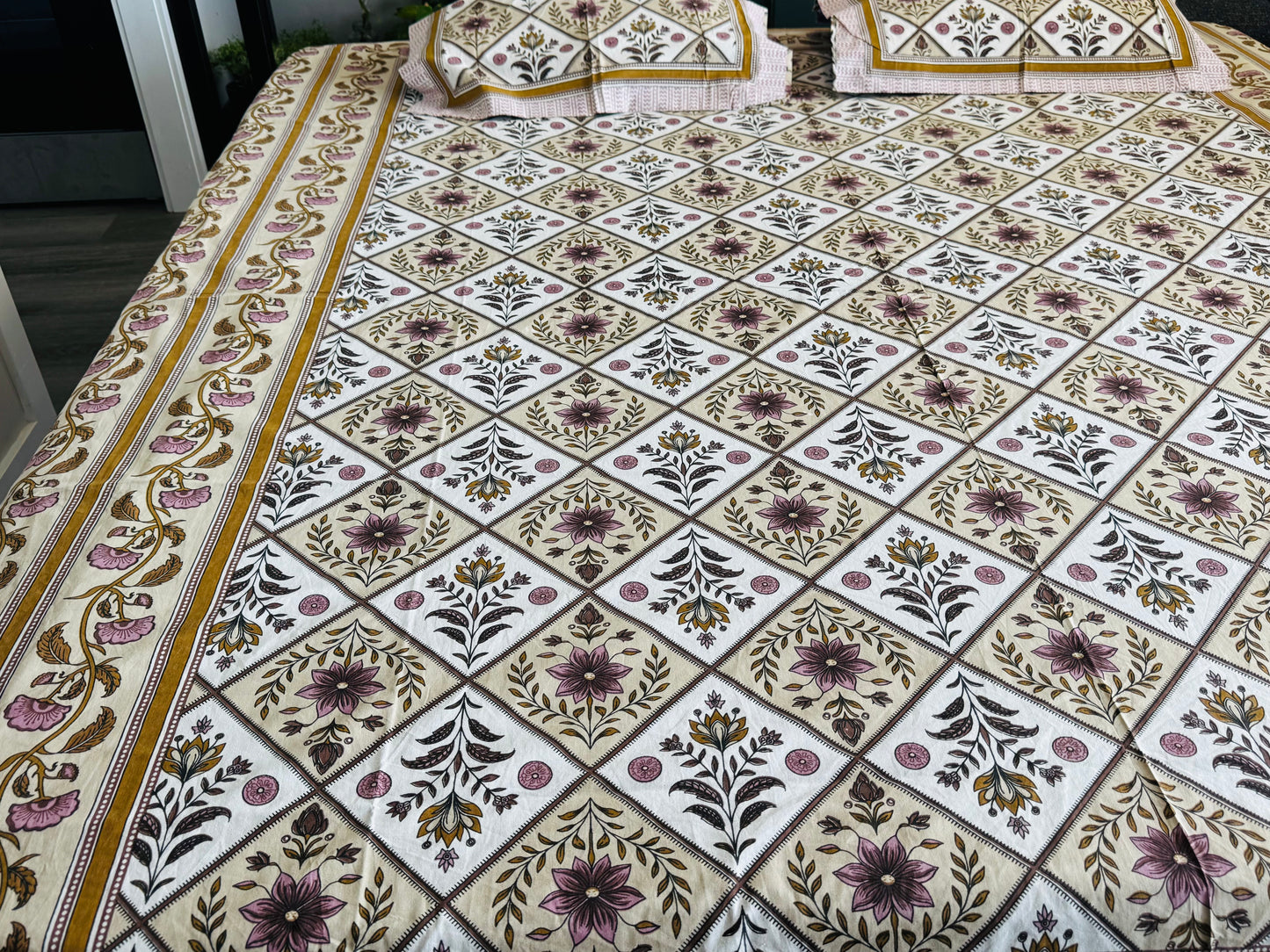 Hand-Block Printed Cotton Queen Bedsheet – Diamond Floral Lattice | Aayamora