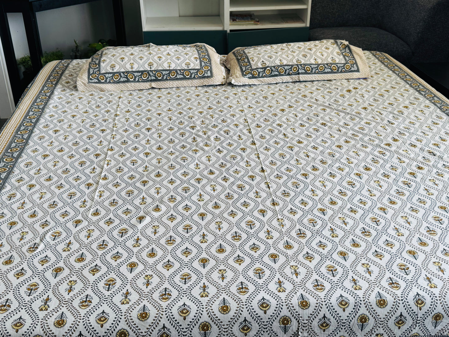 Aayamora Hand-Block Printed Cotton Bedsheet - Pattern 19