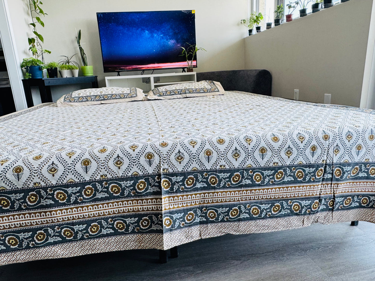 Aayamora Hand-Block Printed Cotton Bedsheet - Pattern 19