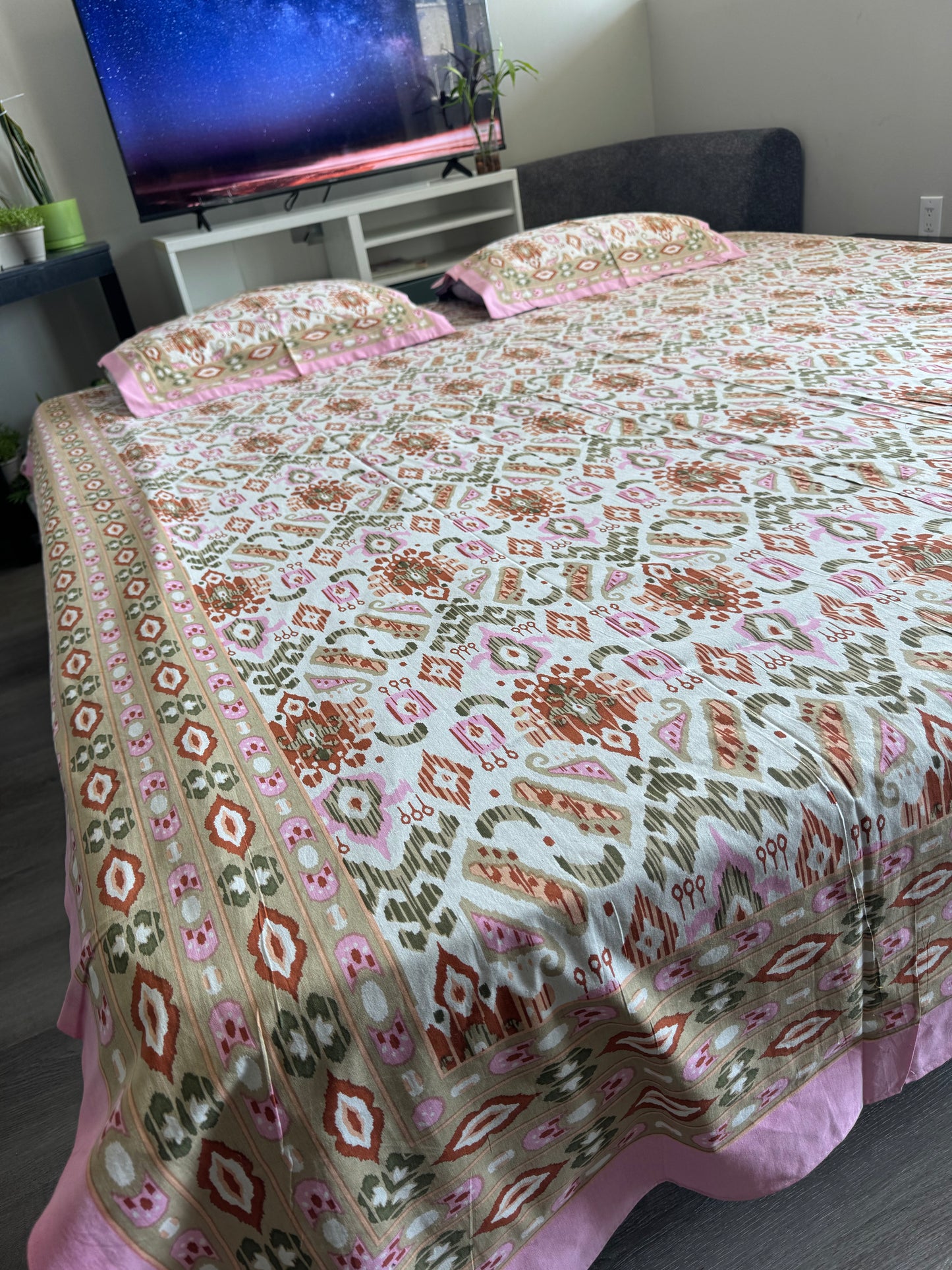 Aayamora Hand-Block Printed Cotton Bedsheet - Pattern 19