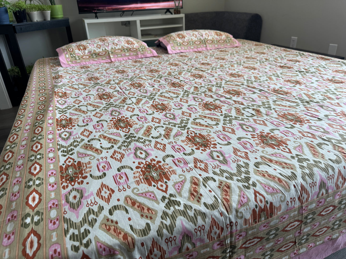 Aayamora Hand-Block Printed Cotton Bedsheet - Pattern 19