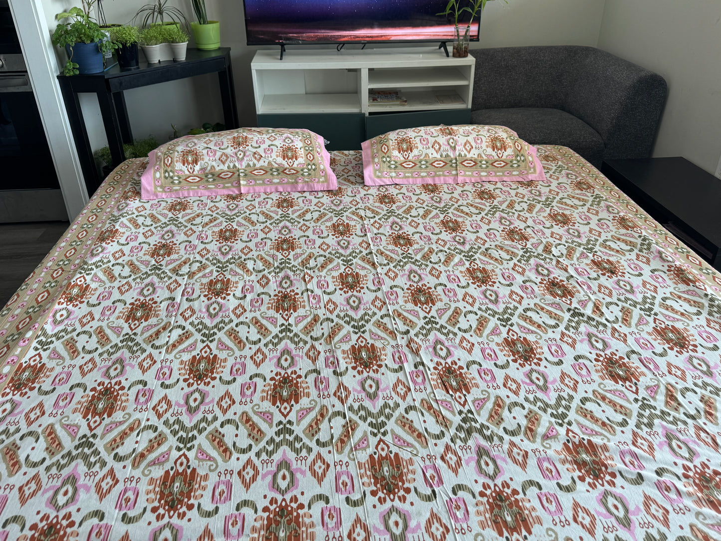 Aayamora Hand-Block Printed Cotton Bedsheet - Pattern 19