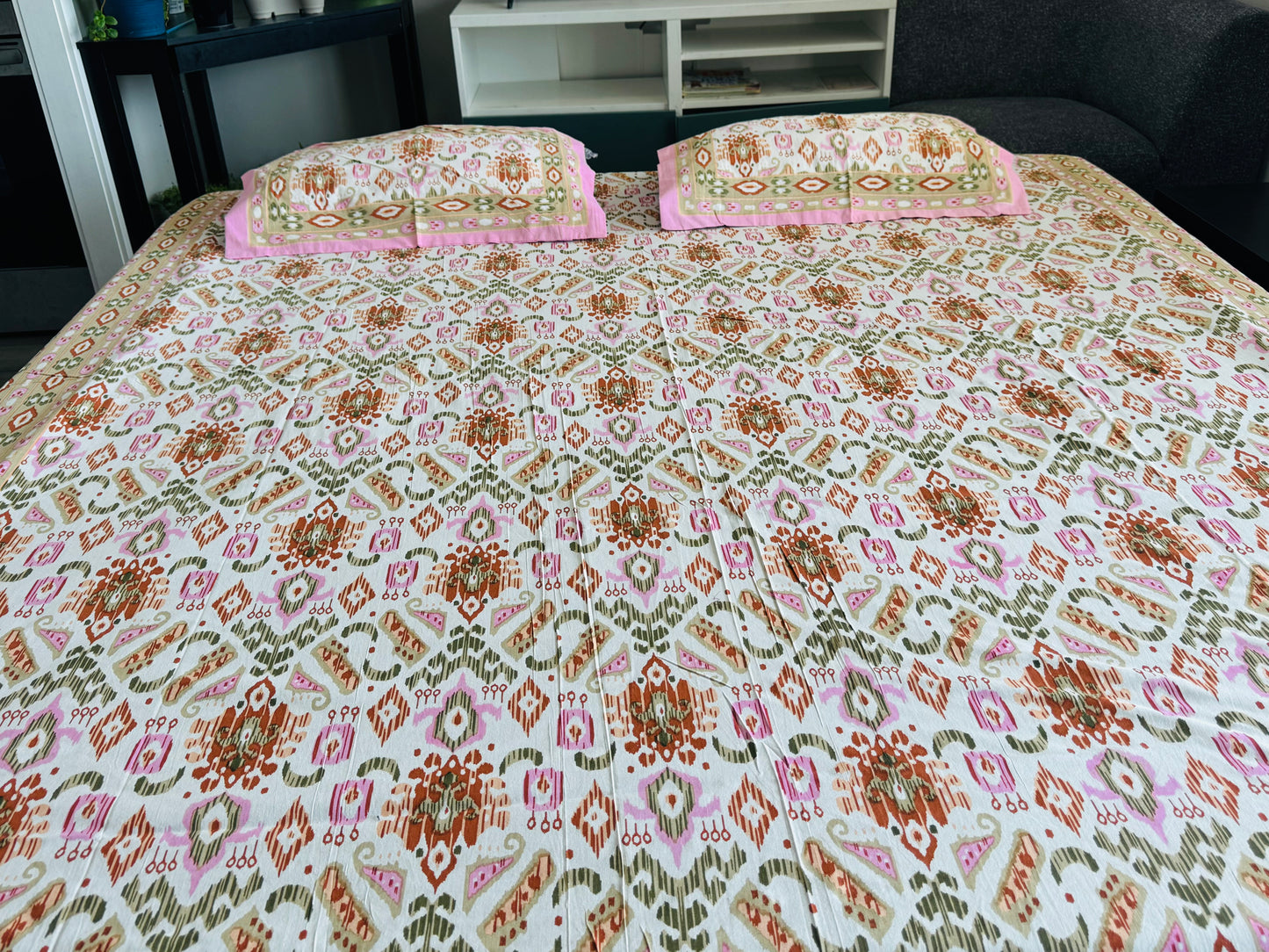 Aayamora Hand-Block Printed Cotton Bedsheet - Pattern 19